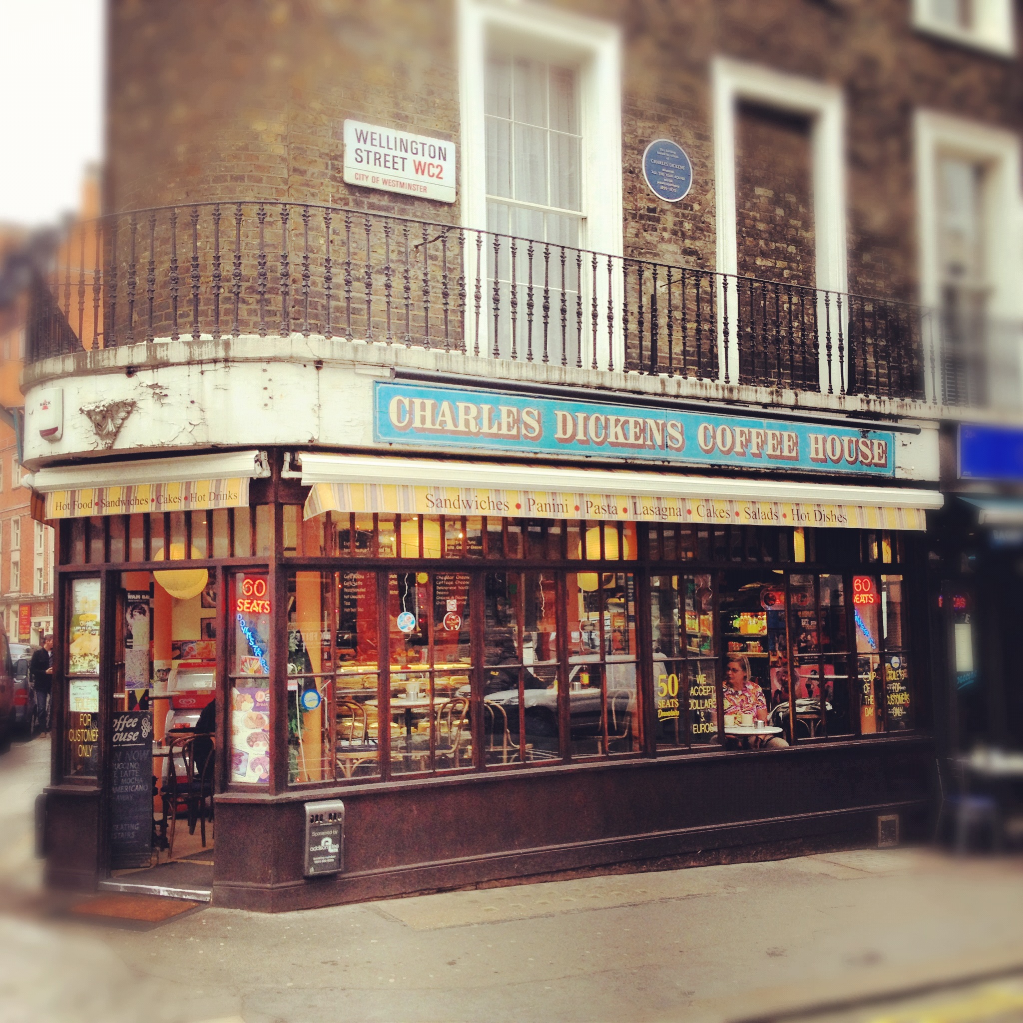 charles dickens café